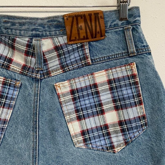 Vintage 90s Zena Jeans high-waisted plaid denim shorts with patchwork - Picture 4 of 5